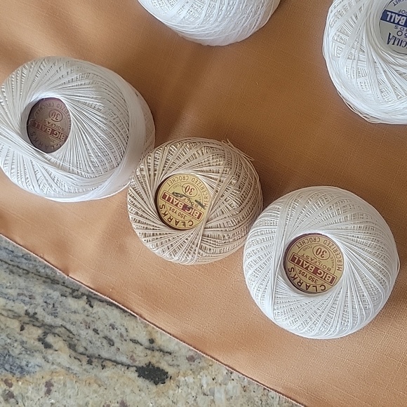 Bundle of variety crochet cotton - Picture 2 of 8